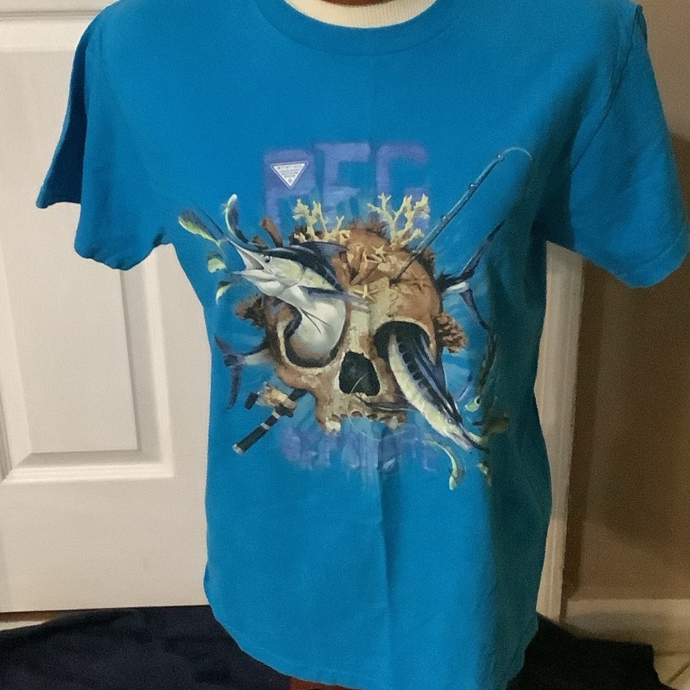 Columbia t-shirt